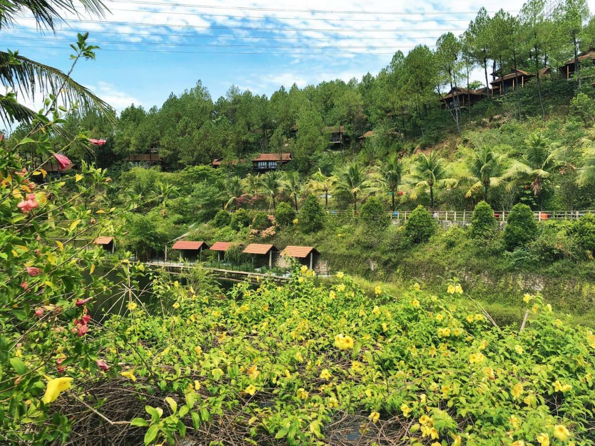 Sankofa Village Hill Resort & Spa Hue Esterno foto